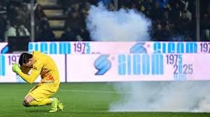 图片报：法兰克福队医私下为对手球员治疗，现已被开除